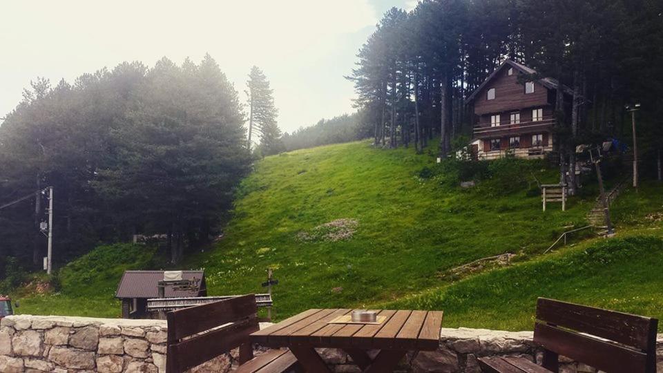 Hotel Snjezna Kuca - Nature Park Of Bosnia Herzegovina Padezina Exteriör bild