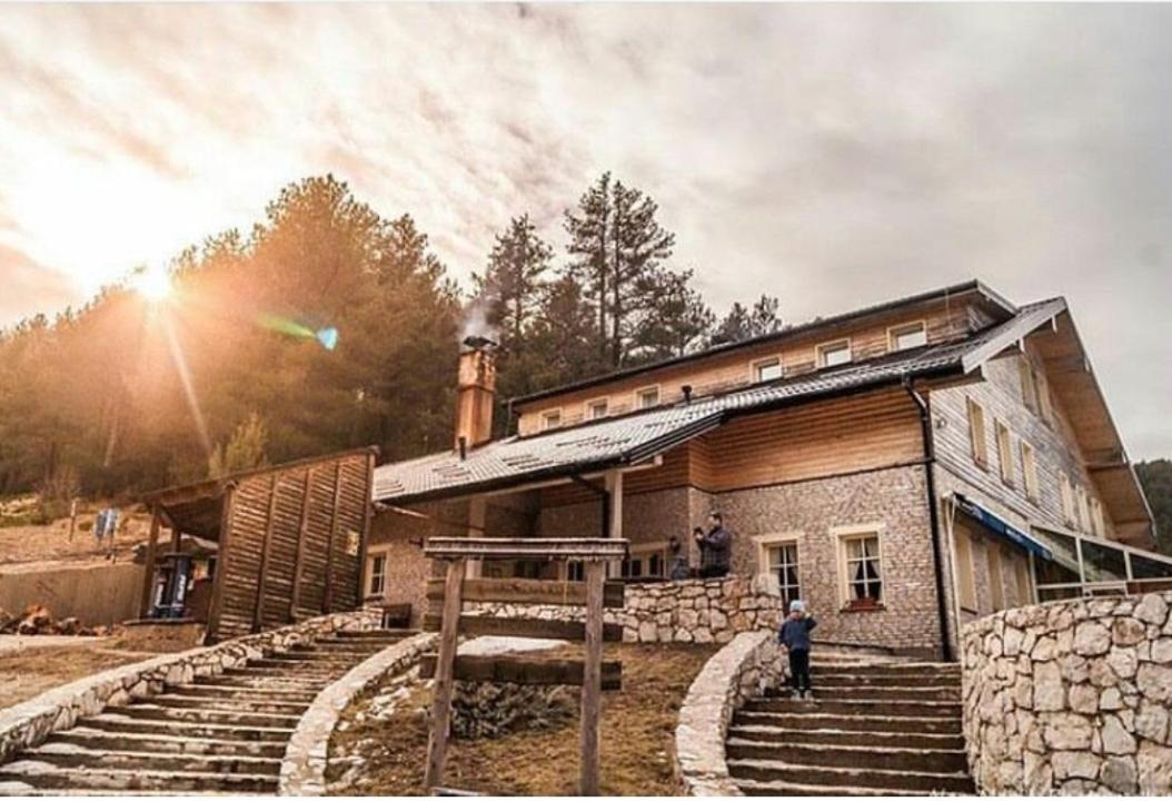Hotel Snjezna Kuca - Nature Park Of Bosnia Herzegovina Padezina Exteriör bild